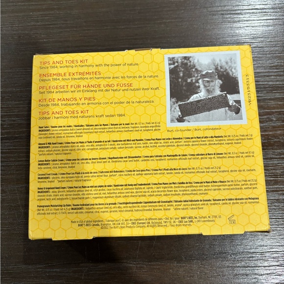 NWT Tips and Toes Burt’s Bees Kit - Picture 3 of 3